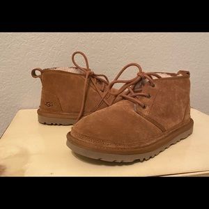 Boys Size 6.5/Men’s Size 7 Chestnut Lace-Up Ugg’s